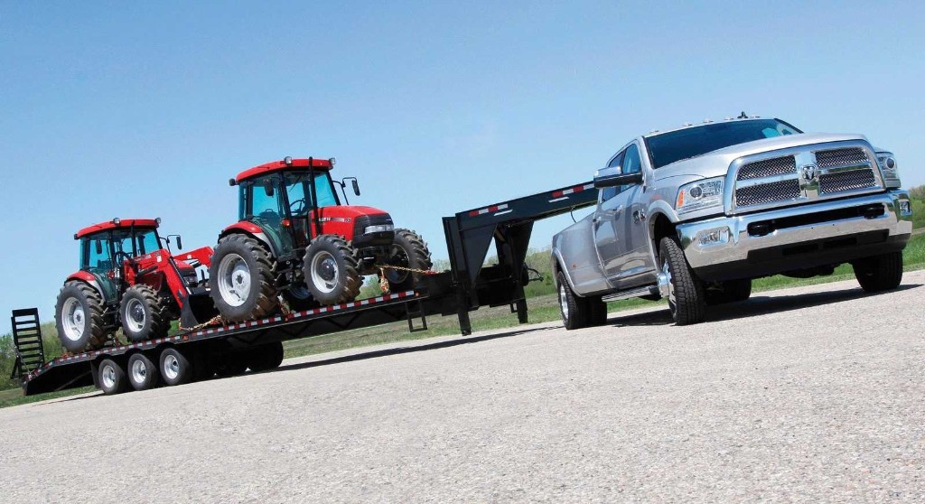 Hotshot truck with gooseneck trailer